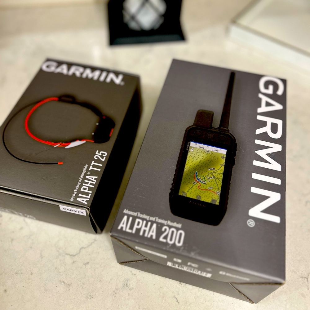 BRAND NEW!!! 2x GARMIN ALPHA 200 TT 25 Dog device.